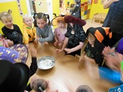 Halloweenský čarodějný den s karnevalem